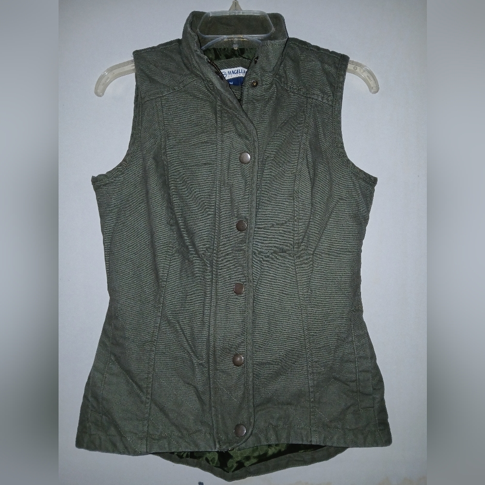 Magellan Outdoors Olive Green Women's Vest Ladies Small